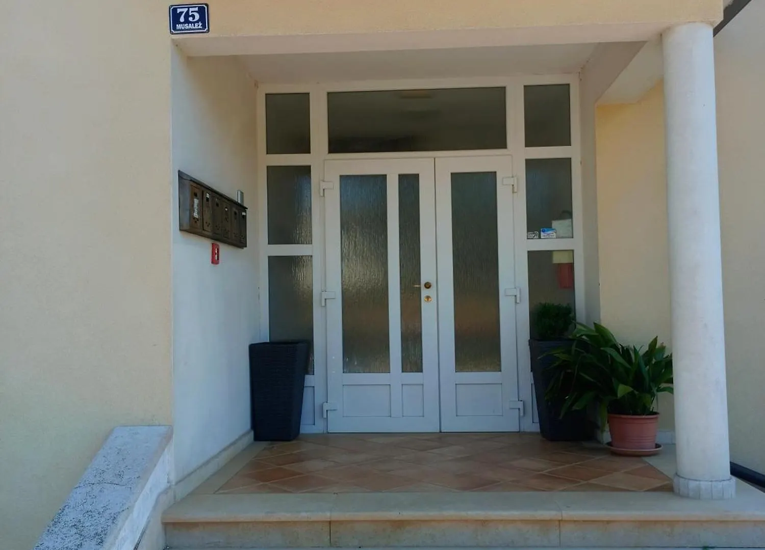 Tirol Appartements 0*, Musalez Croatia